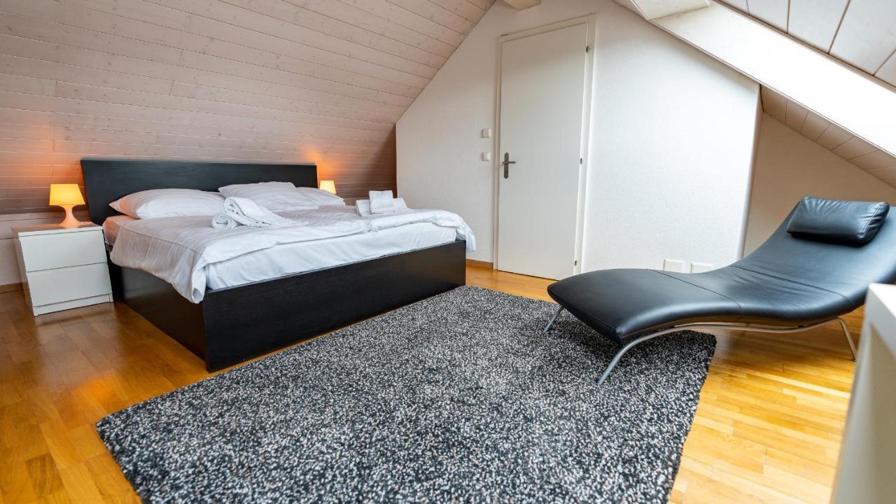 Los Lorentes Residences Bulle Room photo